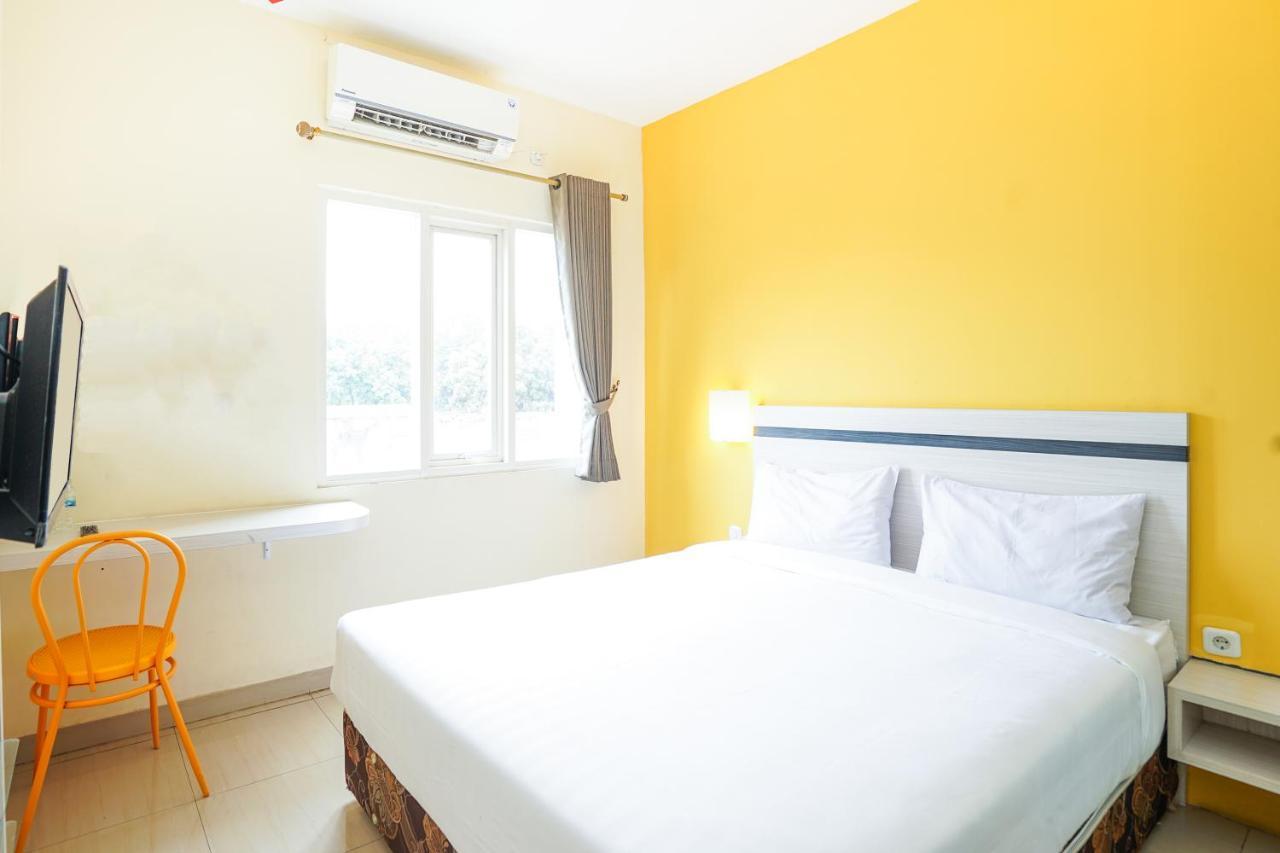 Pratisarawirya Guesthouse By Ecommerceloka Surabaya Exterior foto