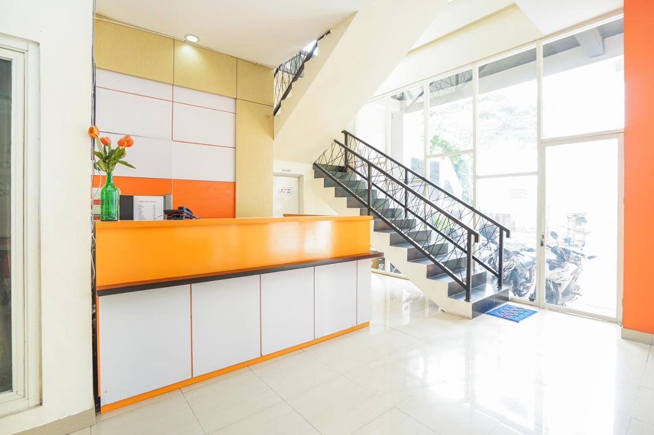 Pratisarawirya Guesthouse By Ecommerceloka Surabaya Exterior foto